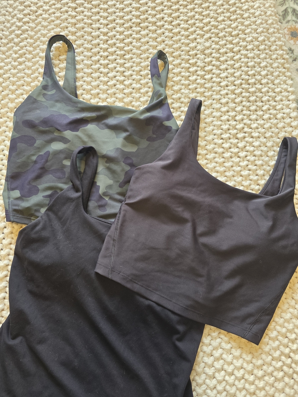Sports Bra / Top Trio
